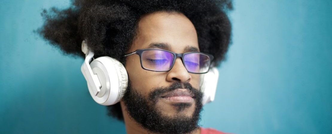 Canciones motivadoras en inglés: 15 temas para animarte y practicar el idioma