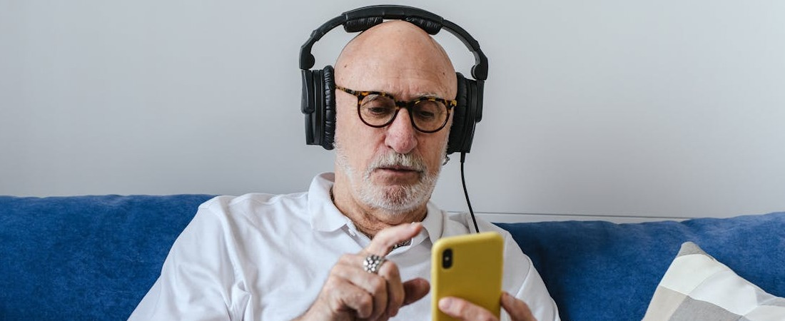 Mejorar Listening en Inglés Online: Guía Completa con Recursos, Estrategias y Plataformas