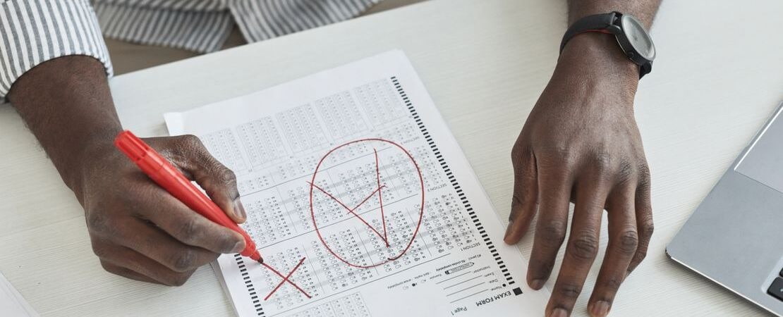 Cómo Alcanzar la Banda 7+ en IELTS: Estrategias y Consejos