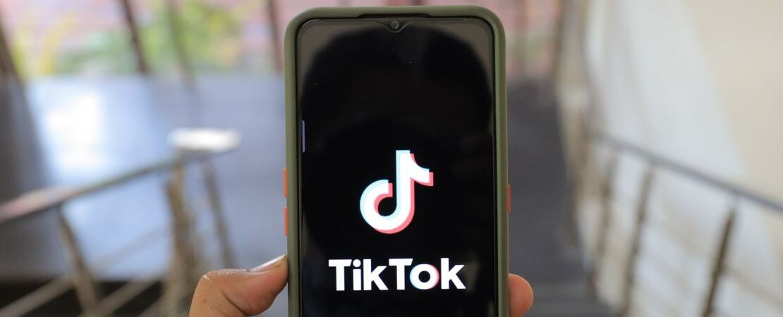 Jergas de la Generación Z en inglés: el diccionario de TikTok, X y las redes